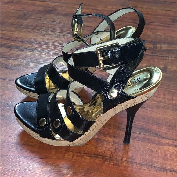 Michael Kors button up heels - Picture 3 of 7